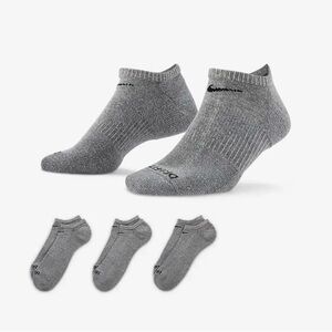 Nike Everyday Plus Cushioned
Training Low Socks (3 Pairs)